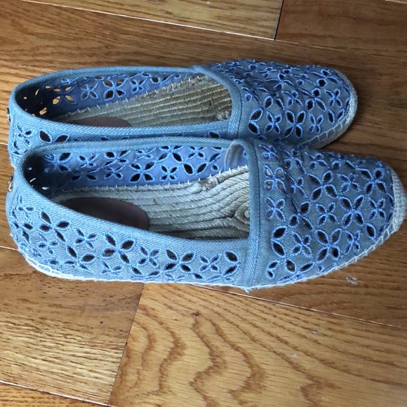 Michael Kors espadrille, gently used - Picture 7 of 14